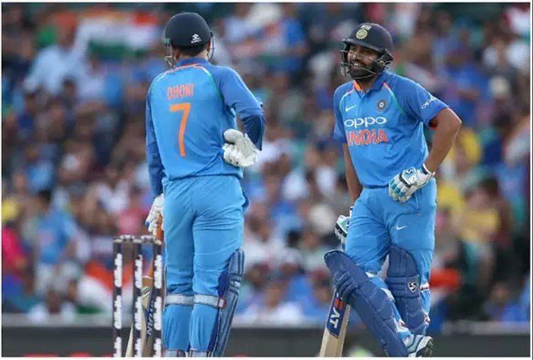 Image result for Aus vs Ind 1st ODI Rohit Dhoni
